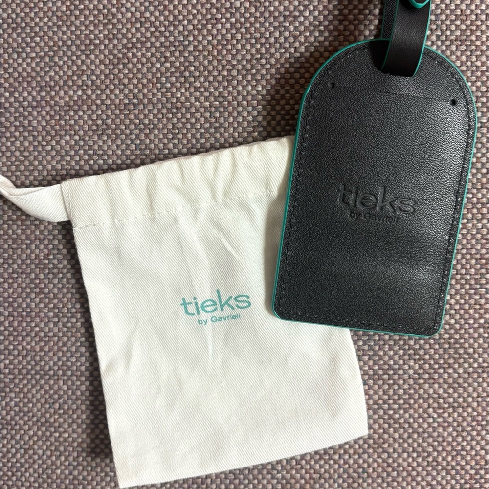 Tieks Black Luggage Tag